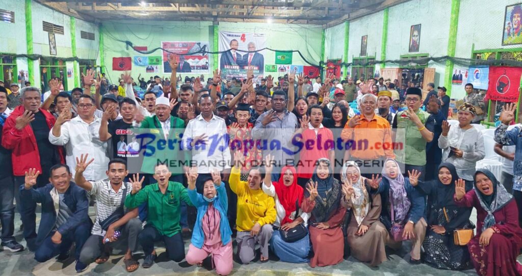 Kampanye Merakyat Apolo Safanpo di Pasar Prabu Asiki Dipadati Ribuan Orang Menembus Hujan
